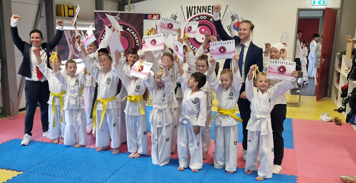 examens-juni-2024-jeugd Groepsfoto geslaagde examen kandidaten jeugd gup examens 2024