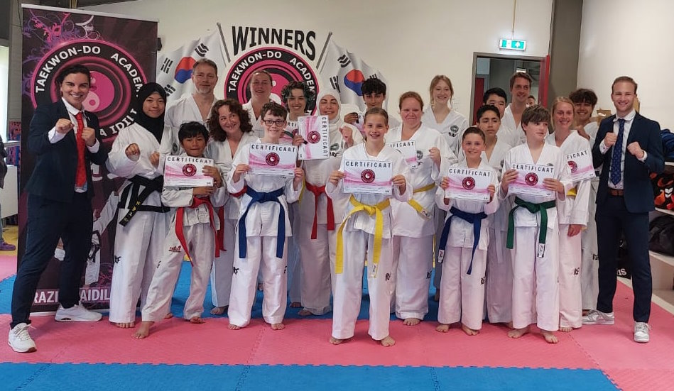 examens-juni-2024-junioren-senioren Groepsfoto geslaagde examen kandidaten junioren en senioren gup examens 2024